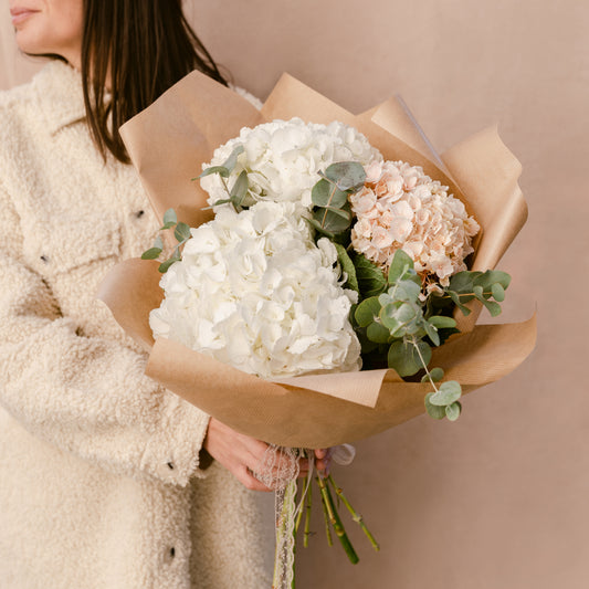 Buchet Hortensii - by Ana Macovei