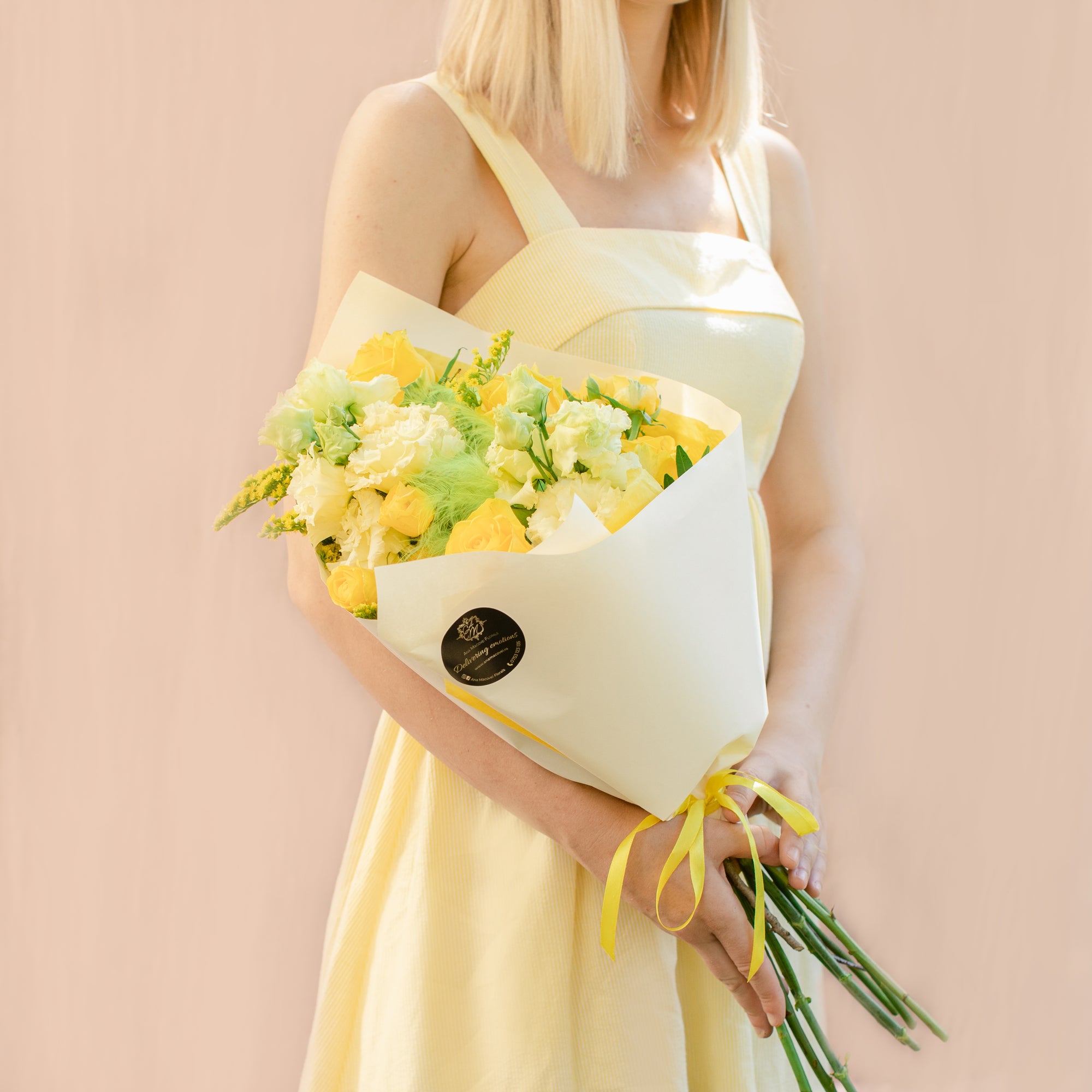 Con cu flori galbene - by Ana Macovei