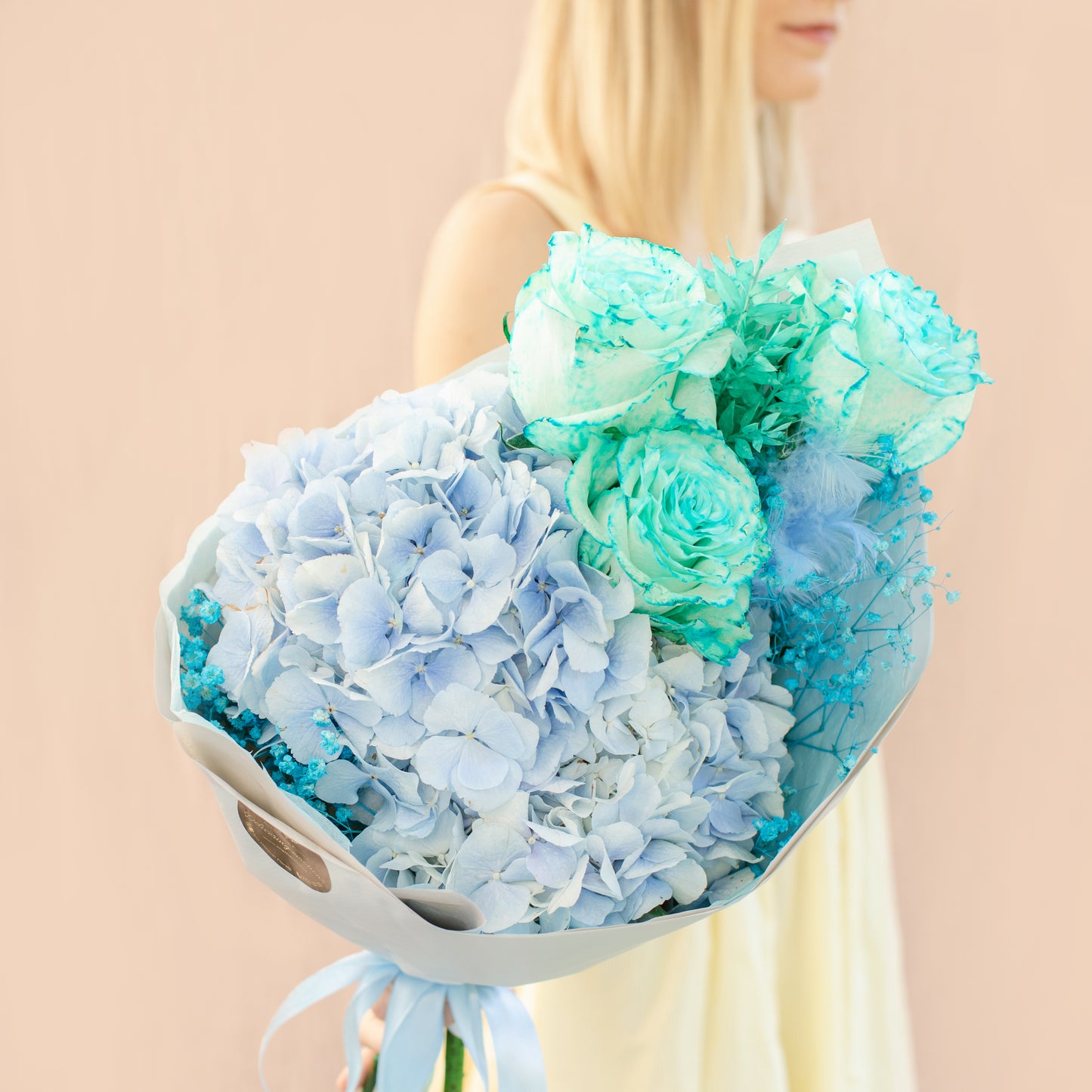 Con cu flori albastre - by Ana Macovei